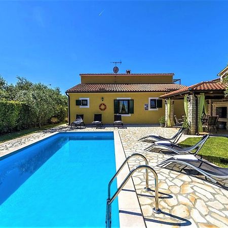 Spacious Three-Bedroom Villa Balun With Pool Пореч Экстерьер фото