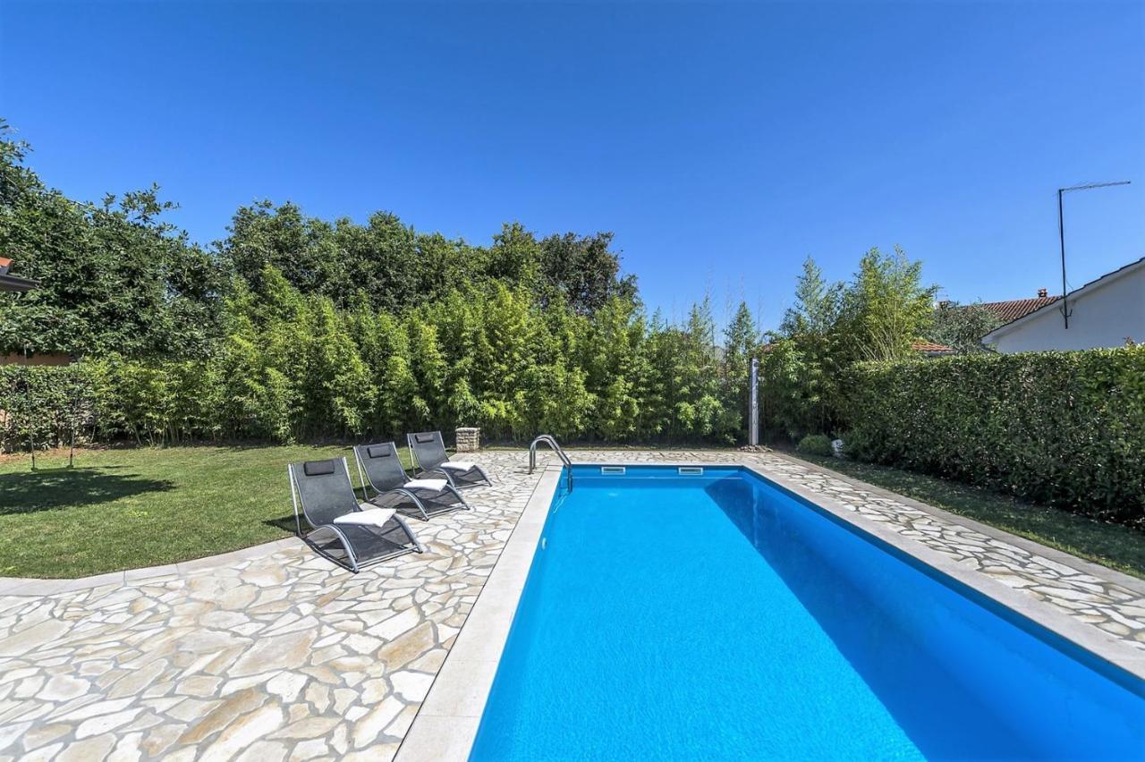 Spacious Three-Bedroom Villa Balun With Pool Пореч Экстерьер фото